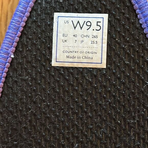 Rothy’s sz 9.5 black pointed toe great pre owned condition, lno wear on soles - Picture 4 of 6